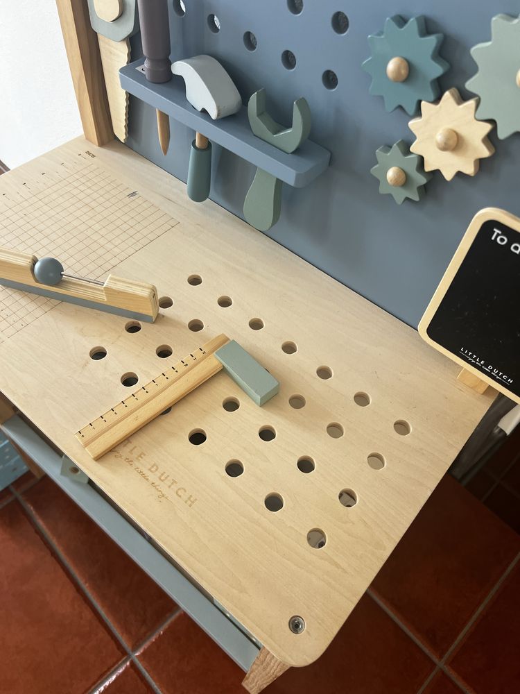 Bancada ferramentas (brinquedo)