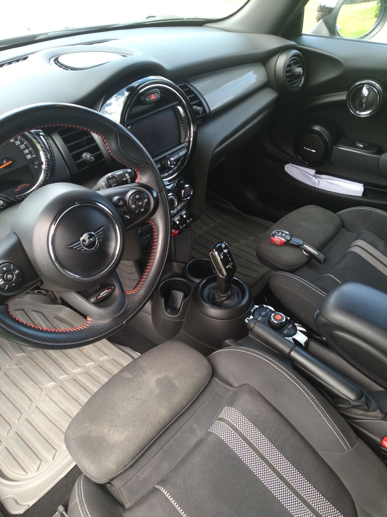 Mini Cooper D com kit JCW automático