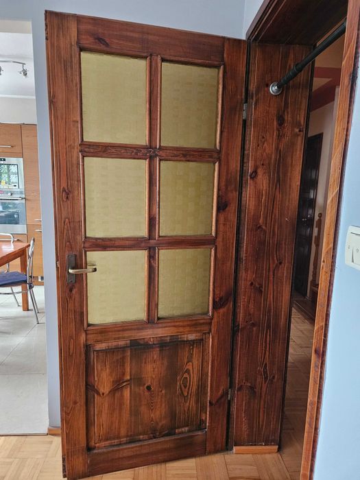 drzwi wewnętrzne drewniane/ stan b.dobry/ skrzydło z futryną