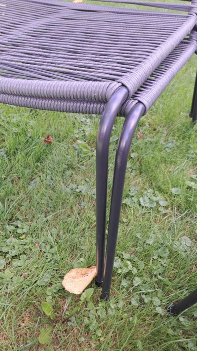 Zestaw ogrodowy 4 krzesła z poduszką i stolik kawowy