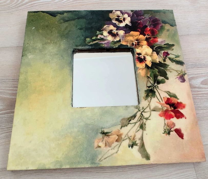 Lusterko drewniane - kwiaty