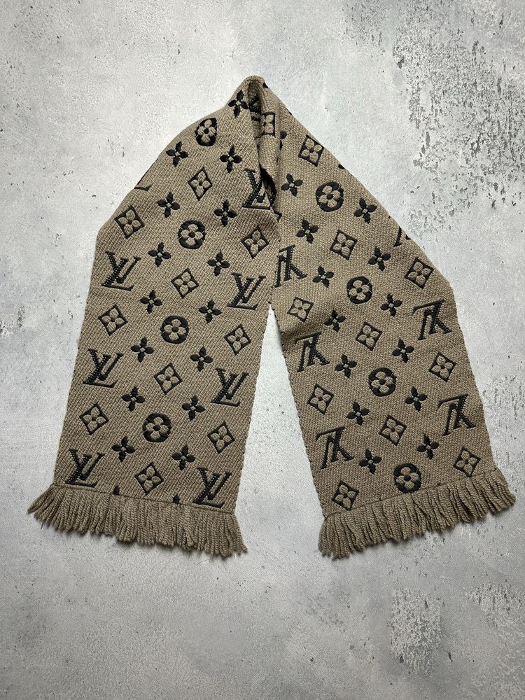 szalik louis vuitton scarf, monogram