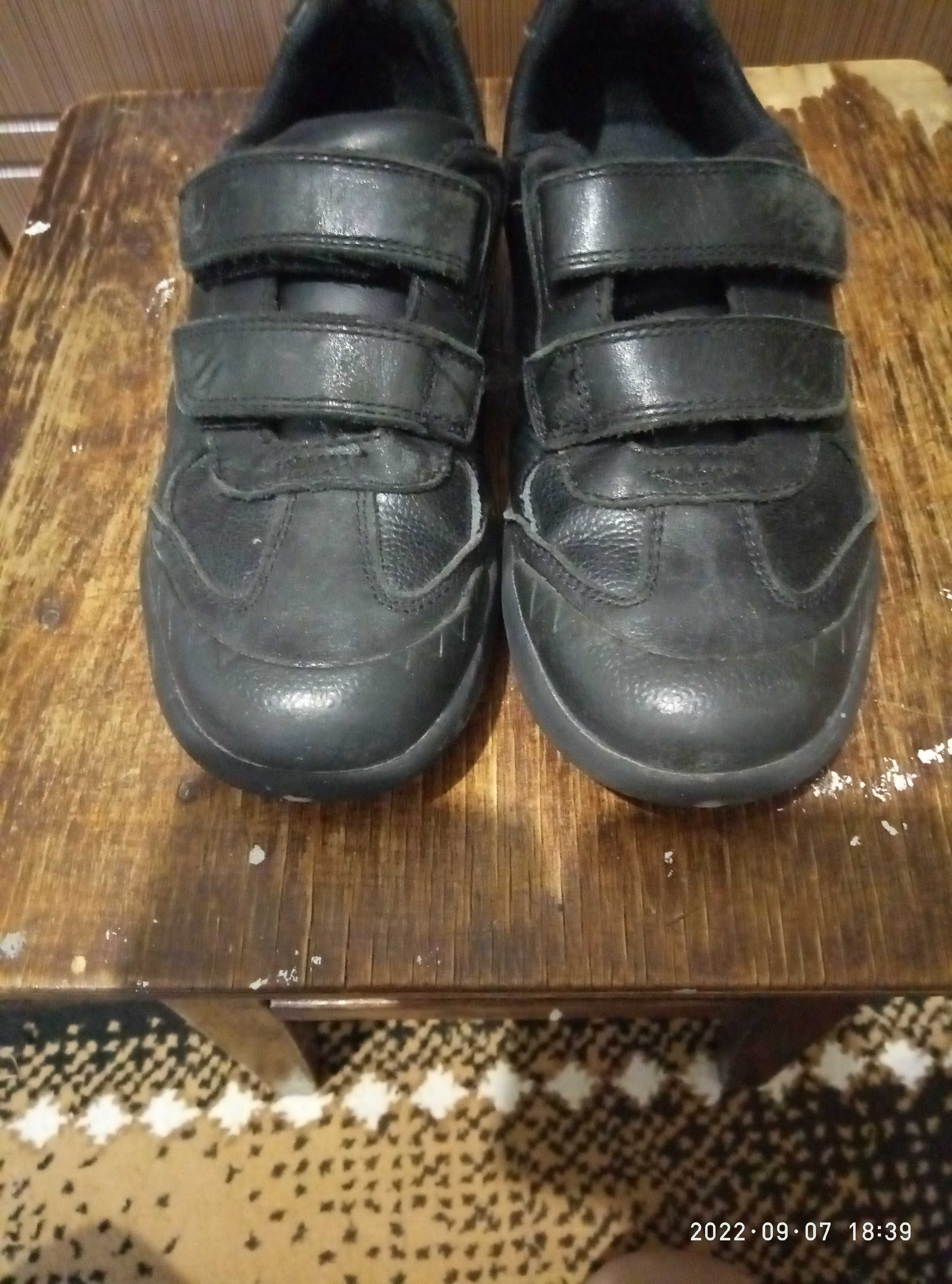 Кросівки туфлі для хлопчика Clarks 33.5 p