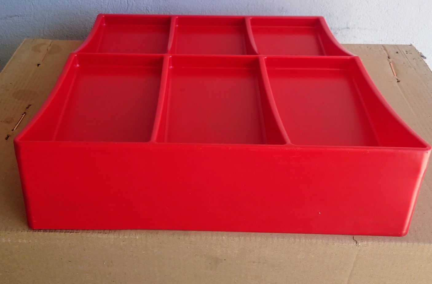 Pojemnik wkład do szuflafy pod szafkę kolor czerwony