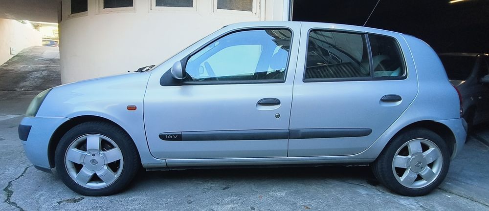 Renault Clio 1.2 RXE apenas 120 mil kms