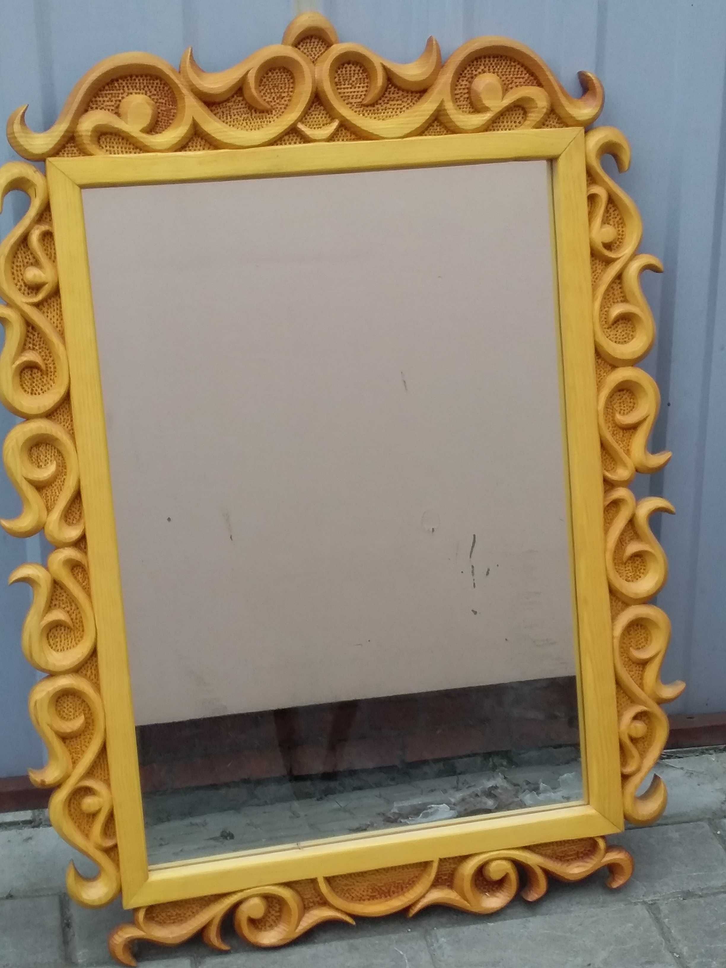 Продам настенное зеркало