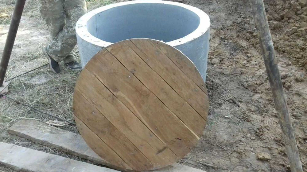 Почистити криницю, викопати криницю, чистка колодца