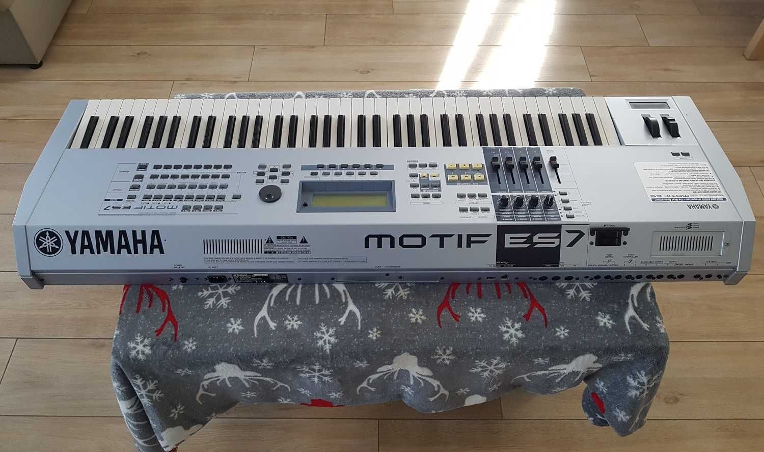 YAMAHA MOTIF ES7 syntezator