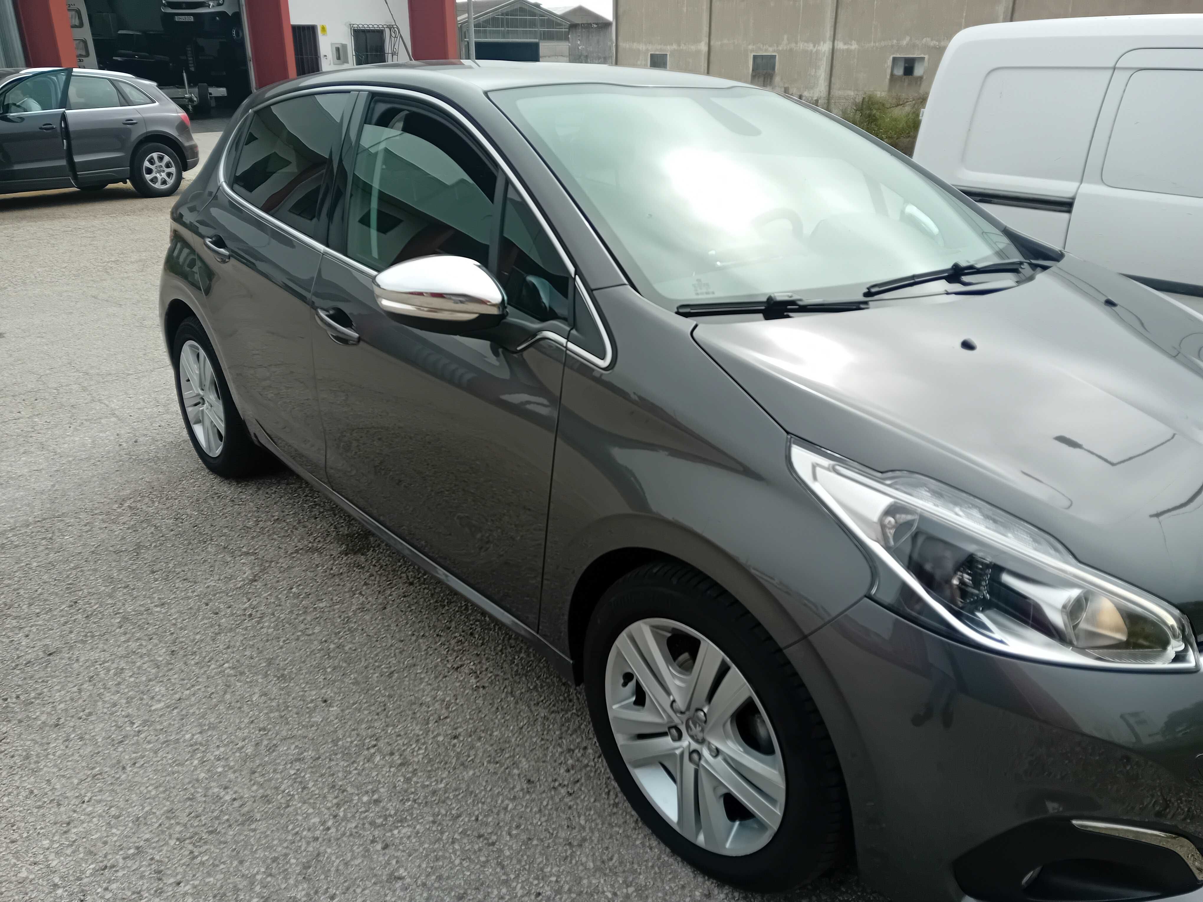 Peugeot 208 ano 2018