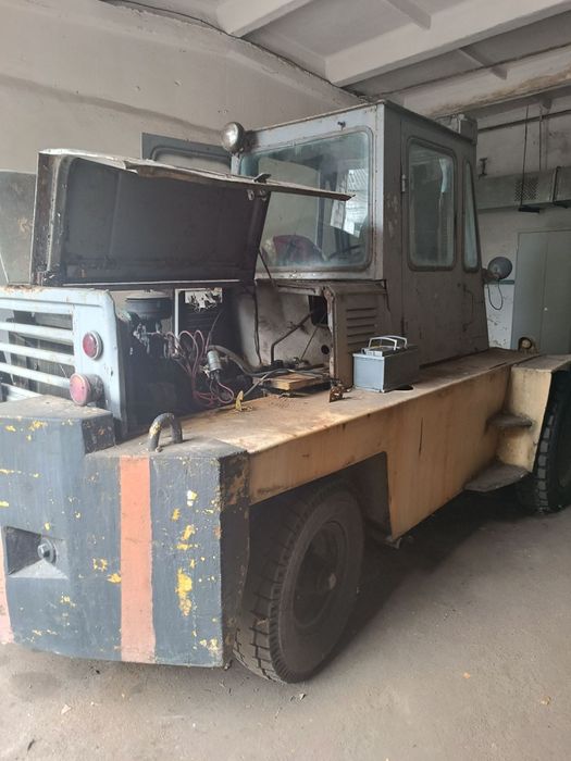 Продам поличку з двома відсіками для автосервісу