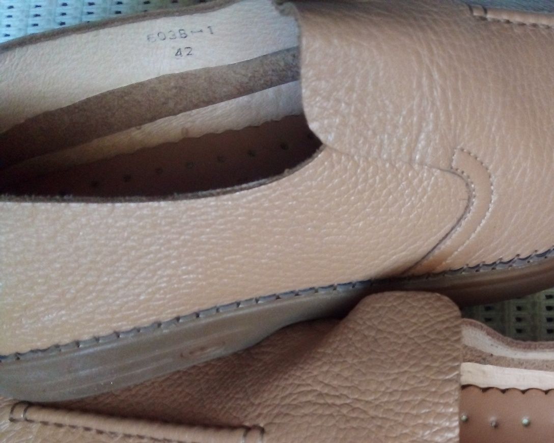 Чоловічі туфлі Comfort24 розмір 42
ультрагнучкі, невагомі
