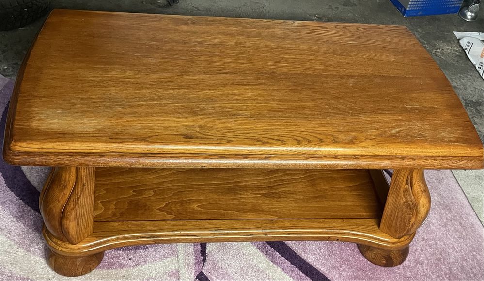 Komplet Mebli – Sofa, 2 Fotele i Stolik z Litego Drewna