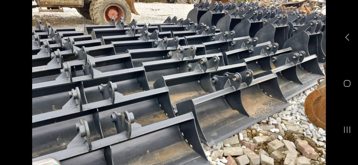 Lyzka krokodyl widły skarpowka kopiąca mecalac jcb cat case liebherr