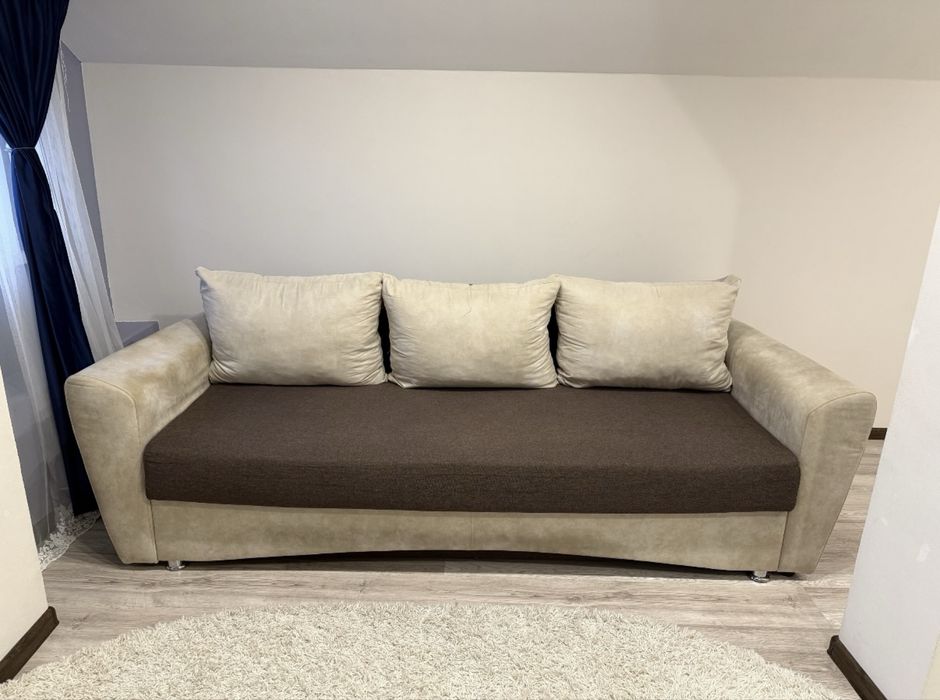 Продам сучасний розкладний диван