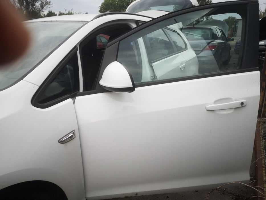 Opel Astra J Drzwi Y40R