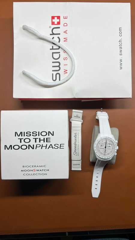 Omega × Swatch Moonphase Snoopy SO33W700
