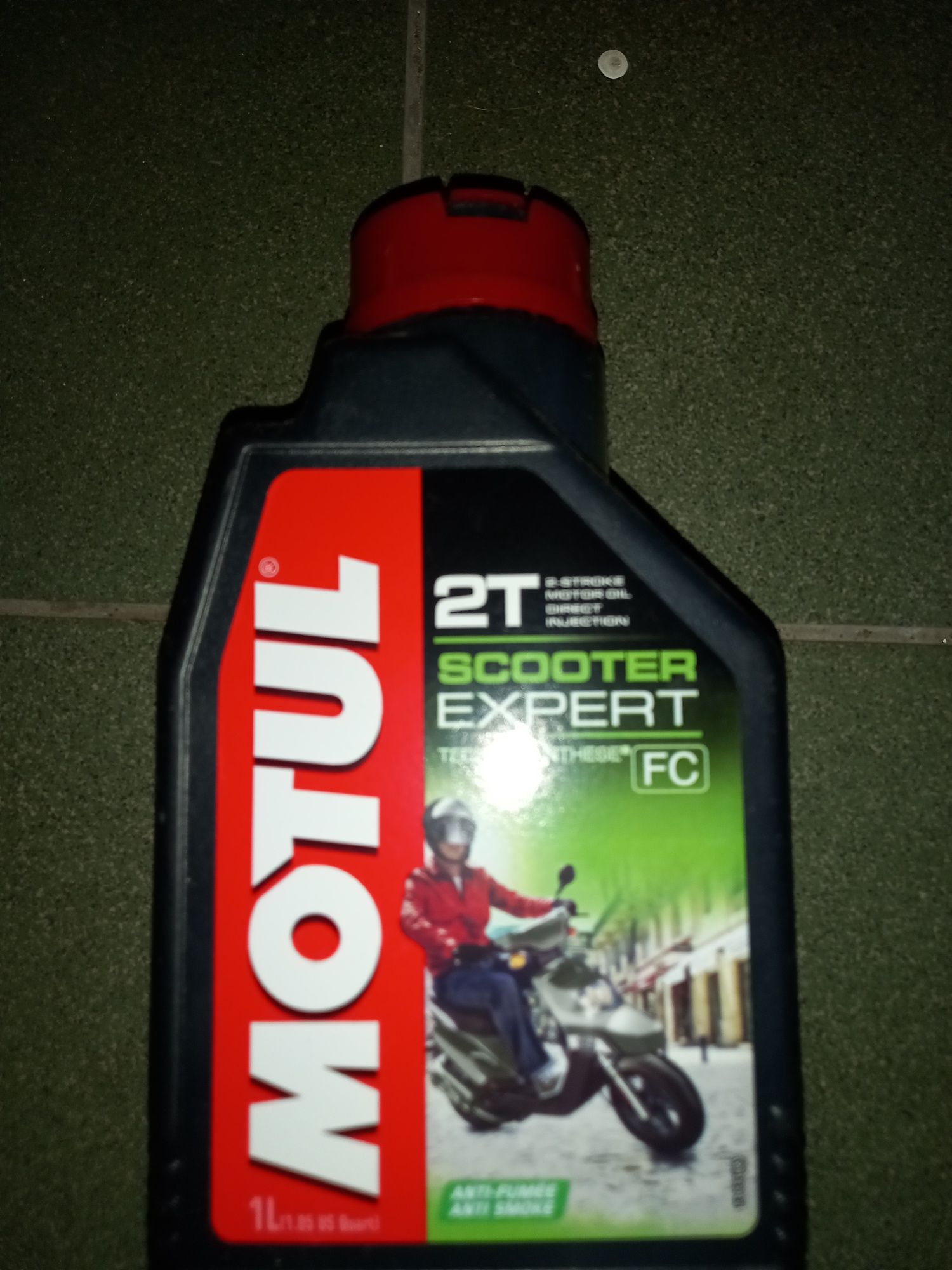 MOTUL Scooter Expert 2T 1L - motocyklowy olej do mieszanki do skutera