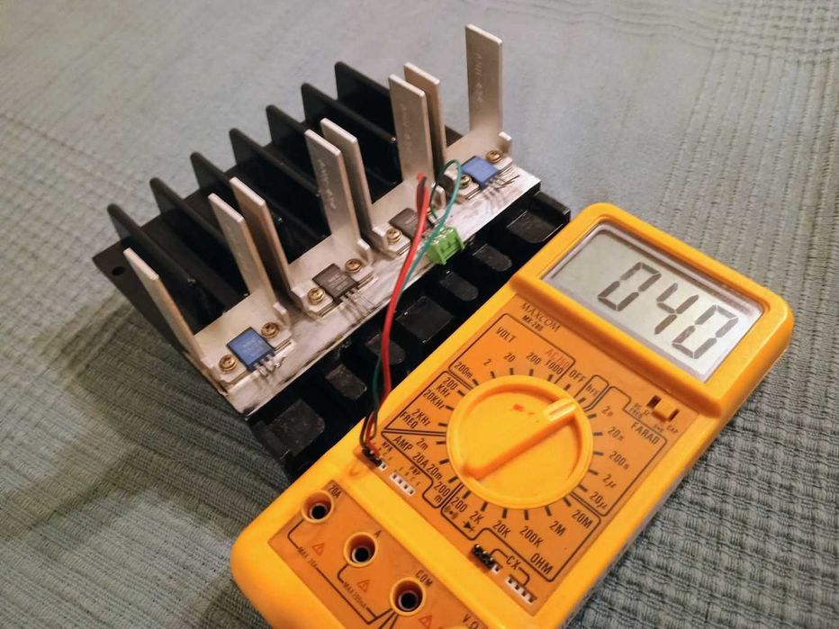 Tranzystory 2SB618 i 2SD588. Dwie pary