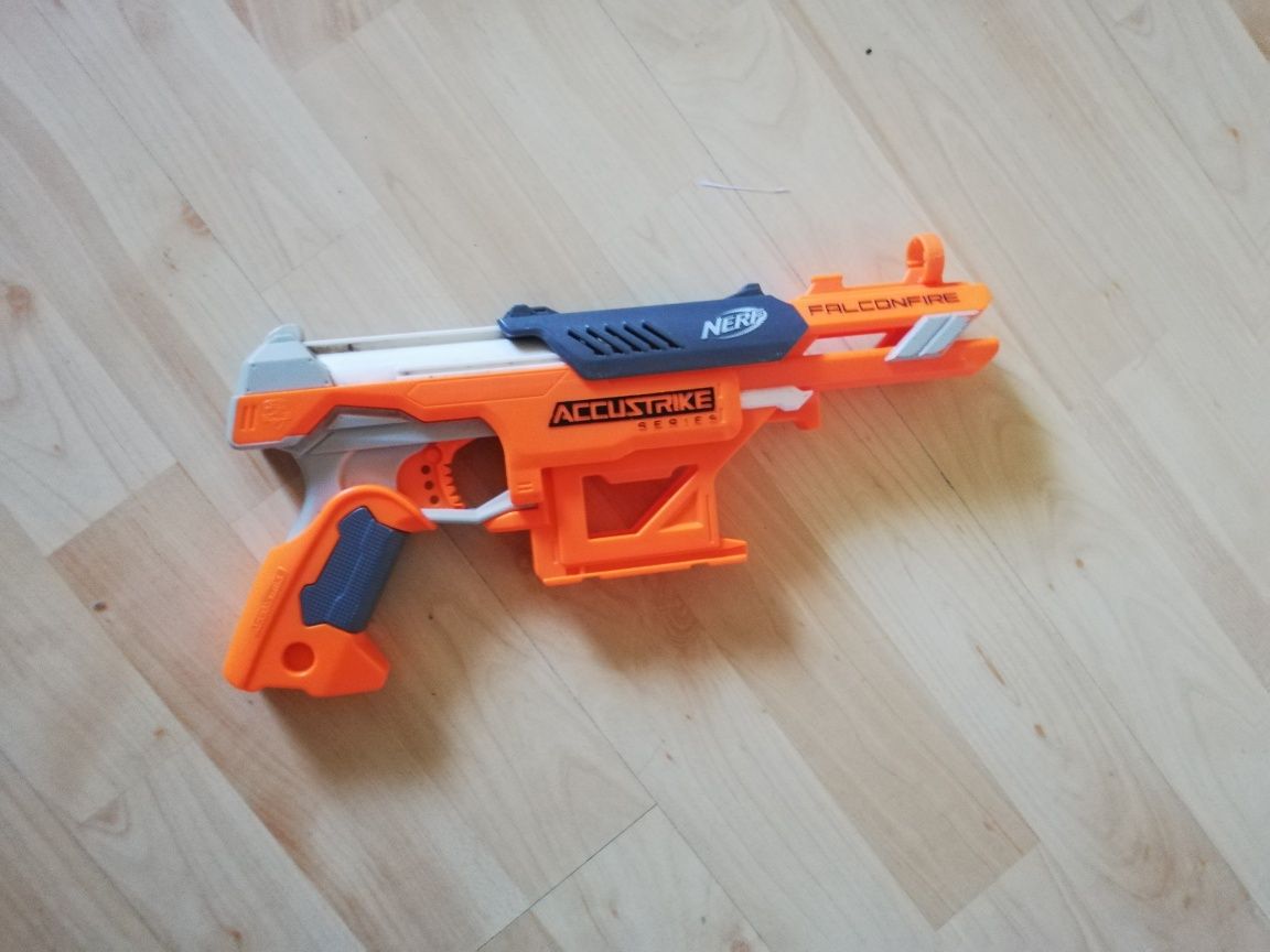 Nerf accustrike alphahawk i falconfire