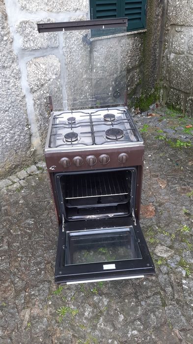 Fogão a gás em Travassós-Fafe