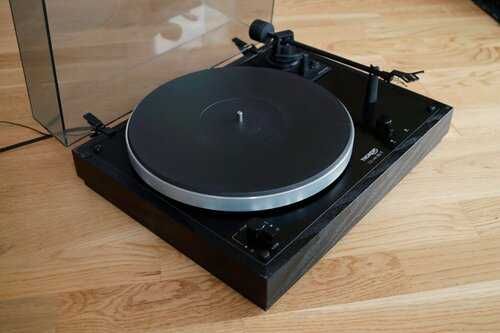 THORENS TD 146 Mk V. - Excellent Turntable  - very good condition !