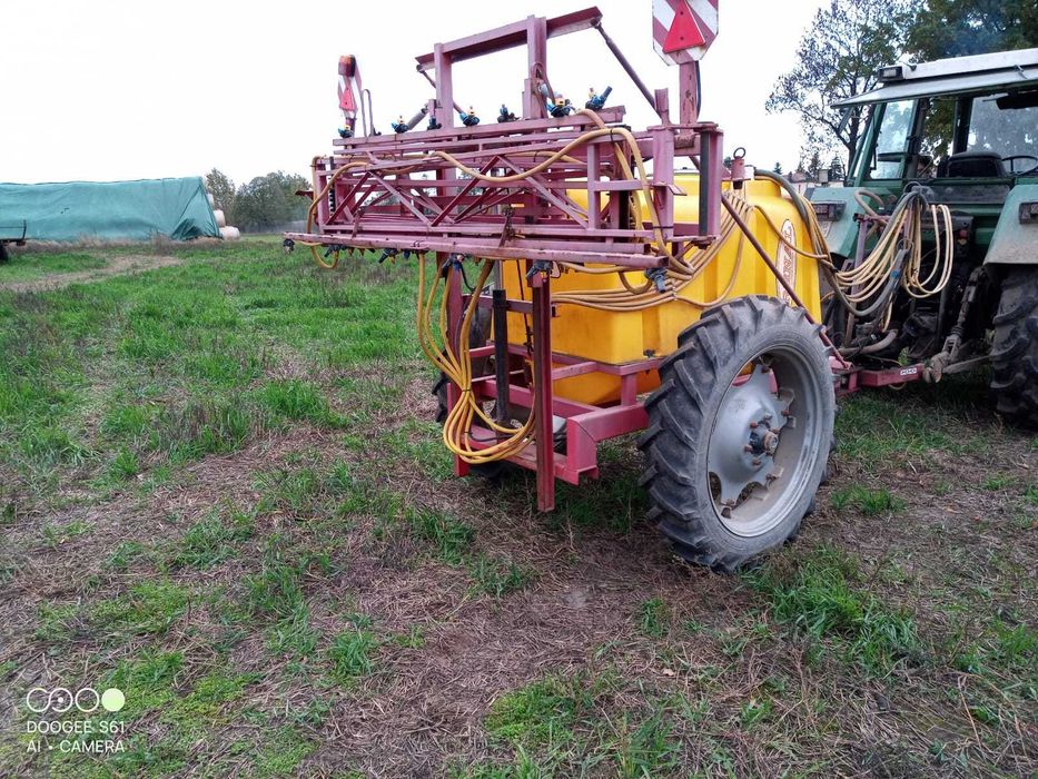 Opryskiwacz ciągany Renal 1200/15