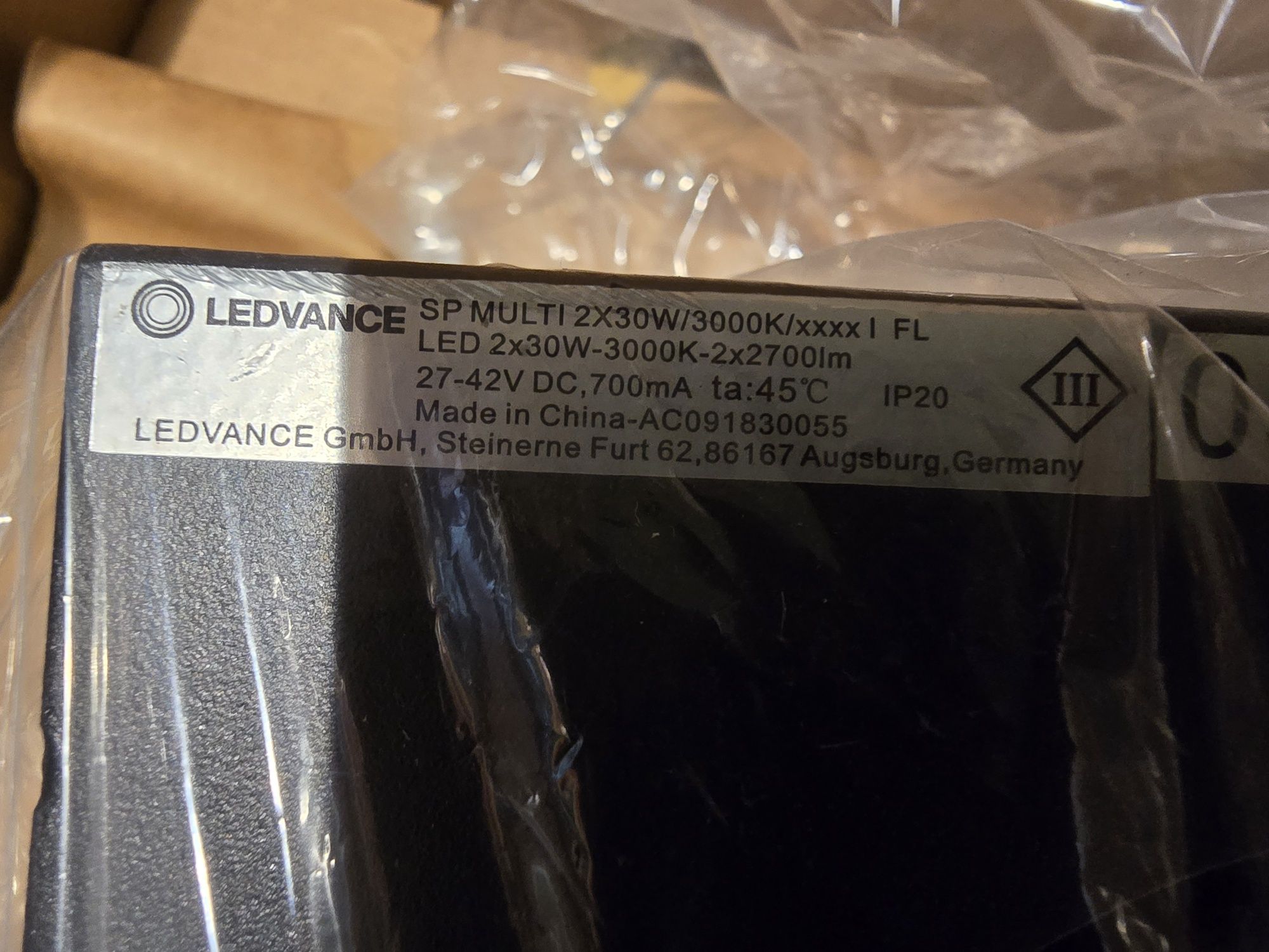 LEDVANCE SP Multi 3 x LED lampa sufitowa, duża, nowe.