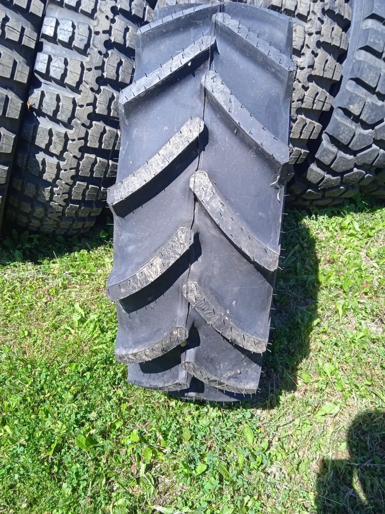 Opona 300/70R20 Mitas Nowa