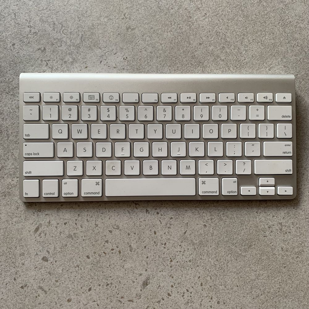 Безпровідна блутуз клавіатура A1314 apple wireless keybord silver imac
