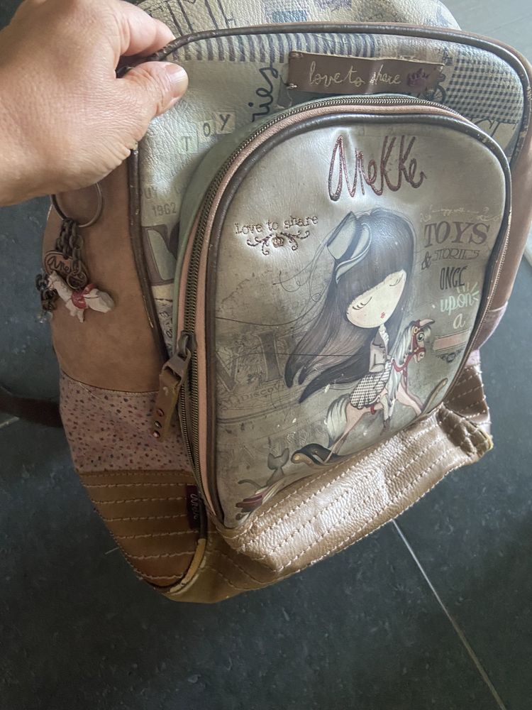 Mochila escolar anekke como nova