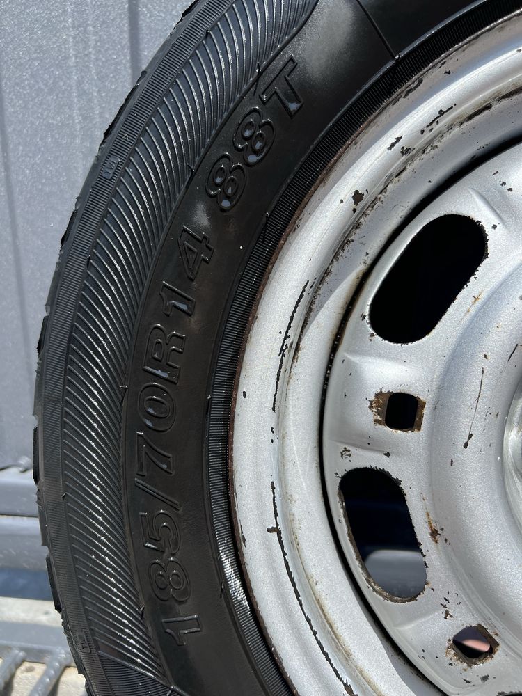 Оригінал запаска vw колесо шина 185 70 r14 4 100