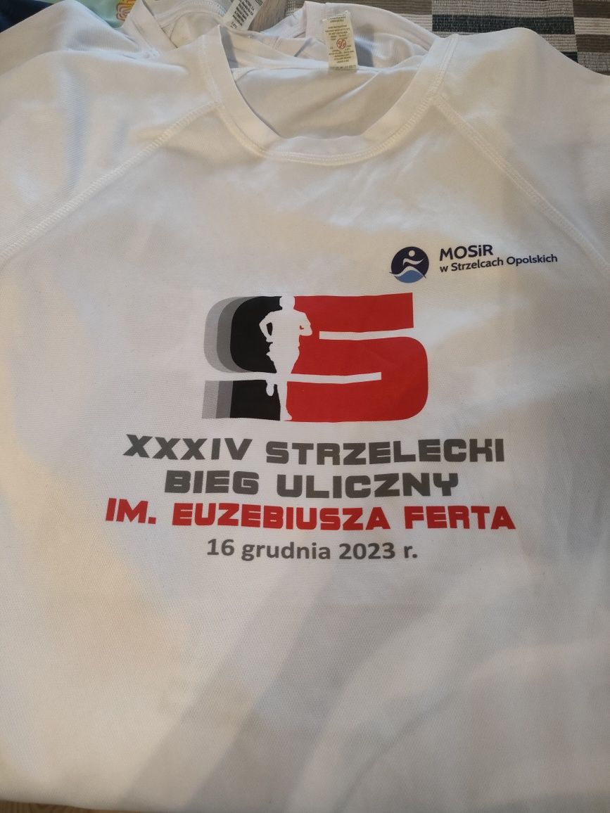 Koszulki sportowe męskie, rozm. M - 4 sztuki