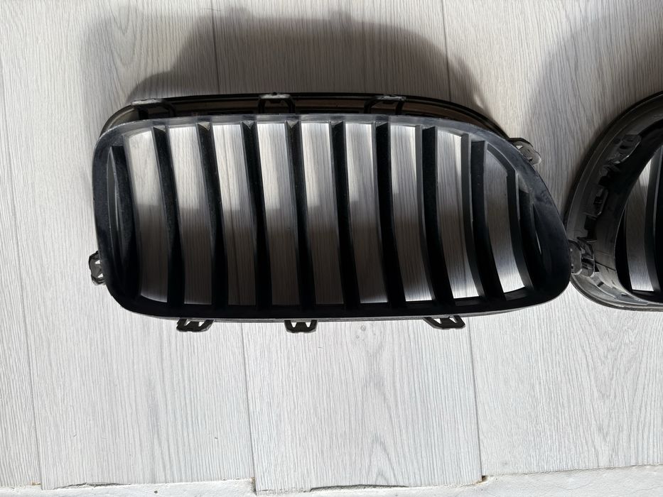 Решітка радіатора бмв ф10