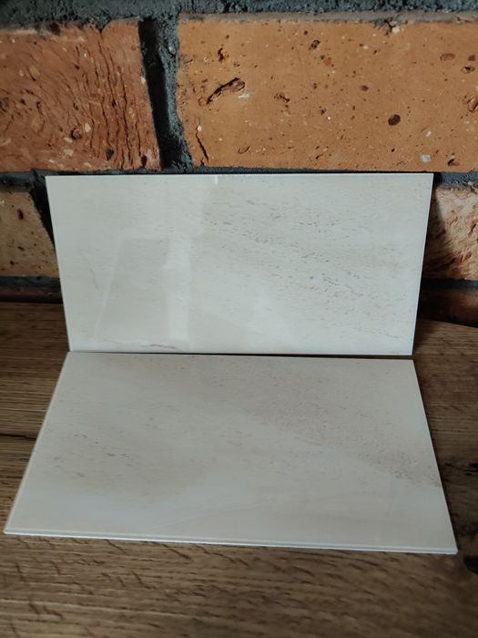 Samoprzylepne płytki ścienne imitujące marmur 23 szt.