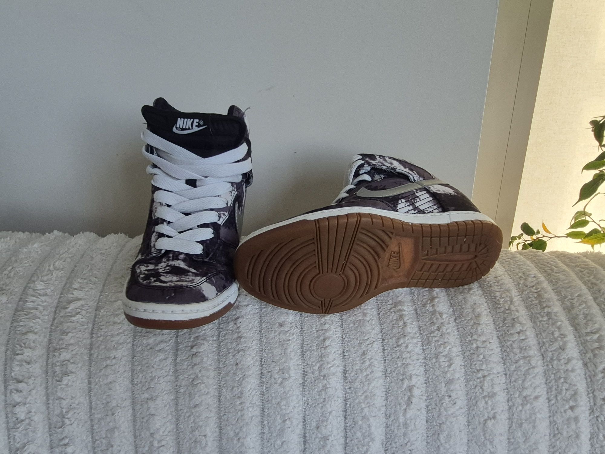 Nike WMNS DUNK SKY HI PRINT roz.39 Sneakersy półbuty koturn