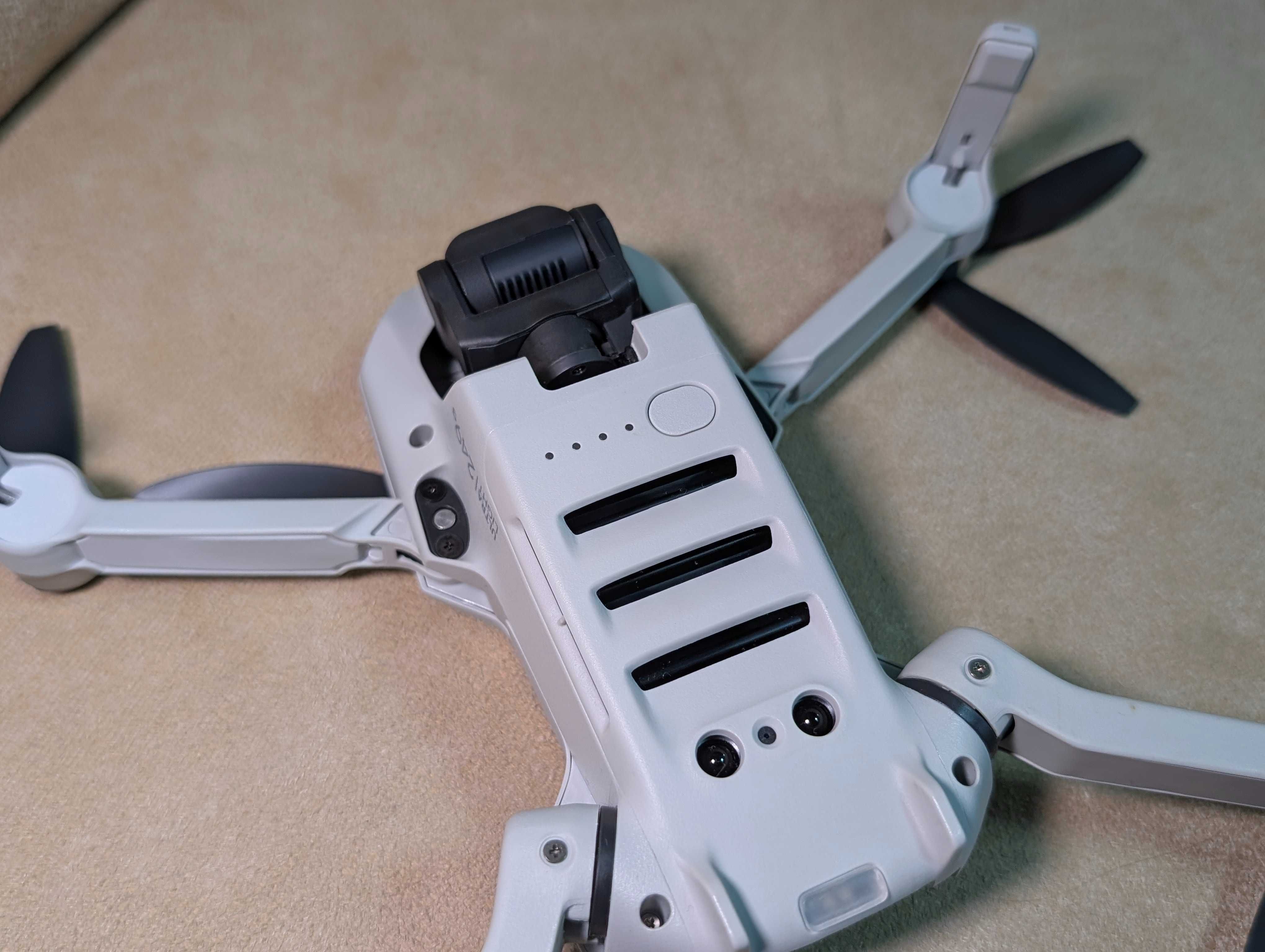 Дрон DJI Mavic mini | Аккумуляторы | 12 МП | GPS | до 2 км |