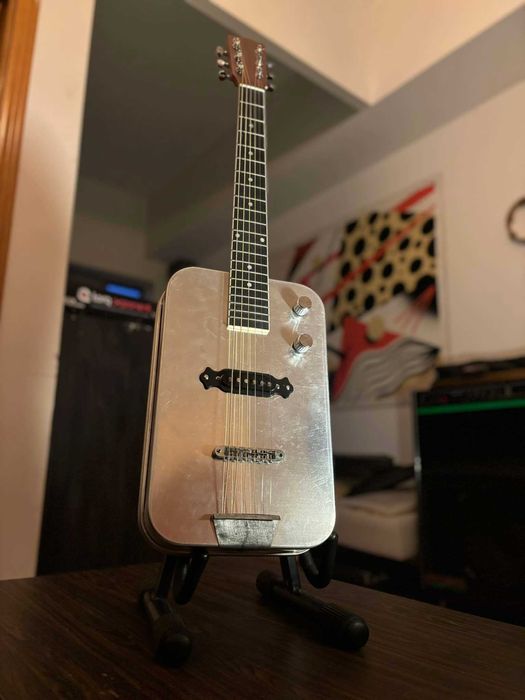 Guitarra em Aluminio
