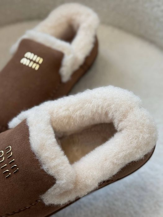 Тапки лофери miu miu замш 37,39р беж і коричневий колір