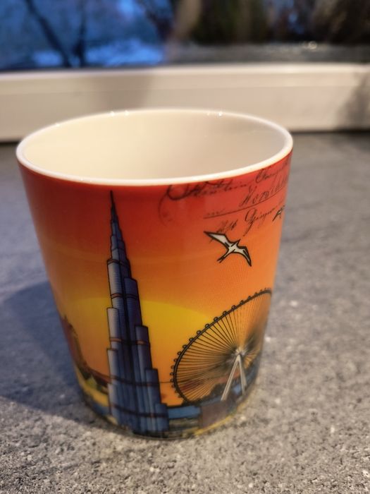 Kubek z Dubaju (kolorowy)
