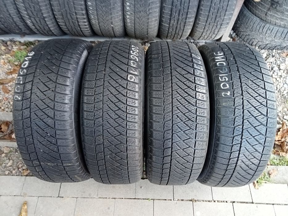 4x Opony Używane Zimowe 205/60R16 Continental