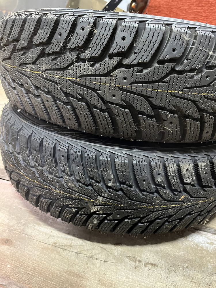 Продам пару 175/65 R14 Новые М+С