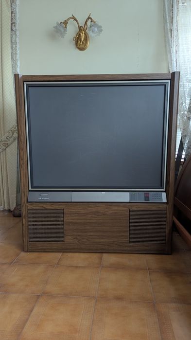 Televisor vintage de Luxo