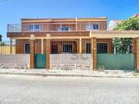 Moradia Bi-Familiar T5 em Olhos de Água, Quinta do Anjo