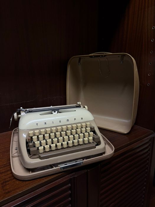 Máquina de escrever Triumph