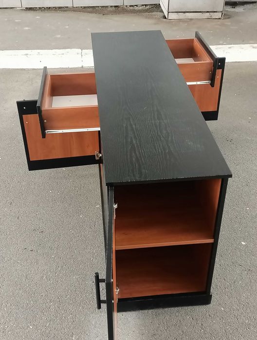 Комод с ящиками и дверцами  для офиса или дома