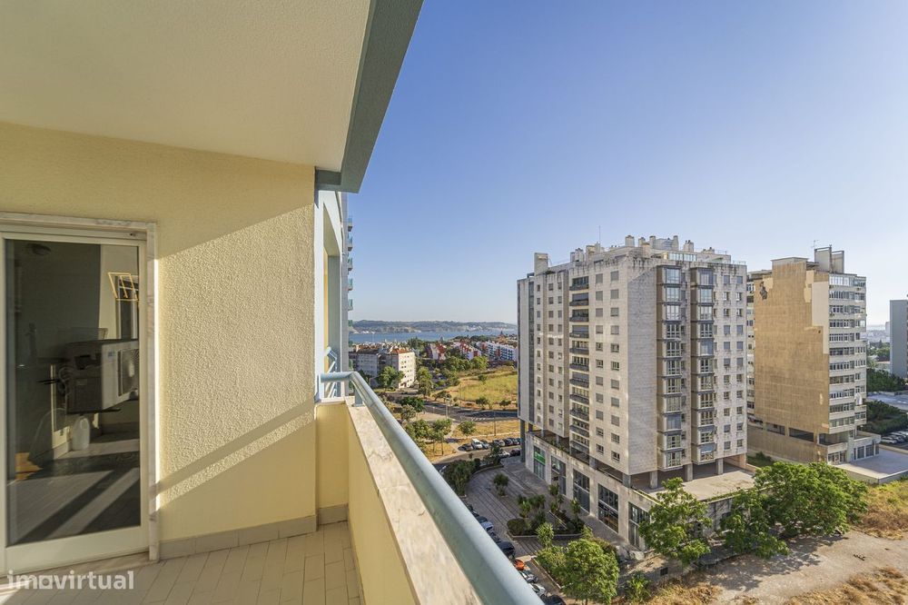 Apartamento T4 com Vista Rio no Alto do Restelo, Belém – 262 m²