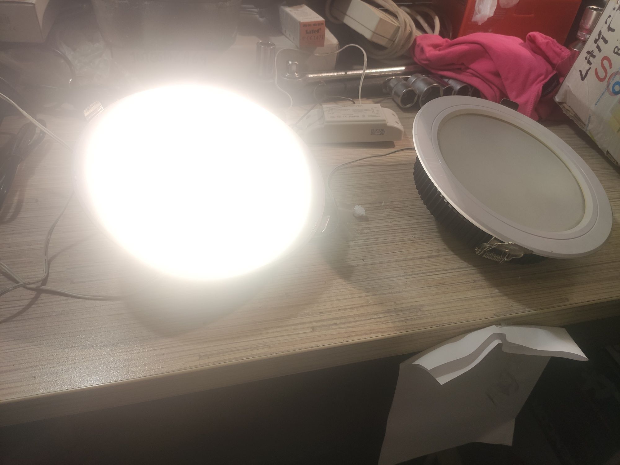 4 Lampy LED 20W z zasilaczem