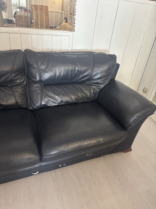 Sofa em pele verdadeira azul escuro