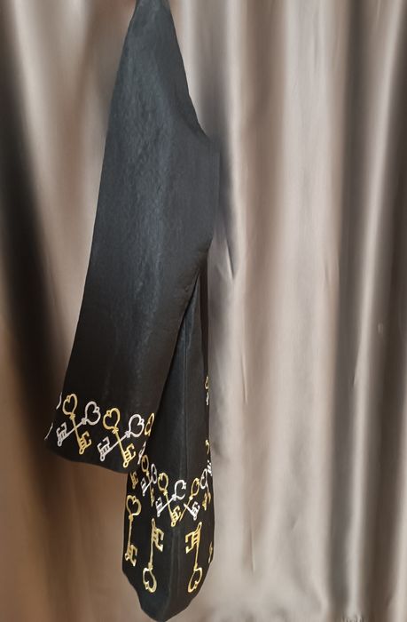 Піджак чорний з ключами, тренч, сукня-піджак