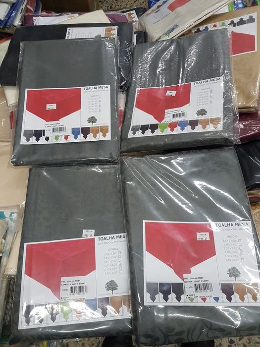 Toalha de mesa anti-nódoas e anti-manchas